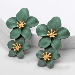NEW Ella & Elly Green and Gold tone Floral Drop Earrings
